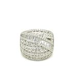 BOLD DRESS RING