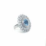 18CT TOPAZ & DIAMOND FLOWER RING